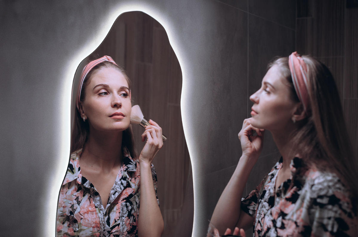 LED-SPIEGEL 40x80 cm Asymmetrisch Kaltweiß 6000K - Blau, Glas (40/80/0.4cm) - Wallfluent