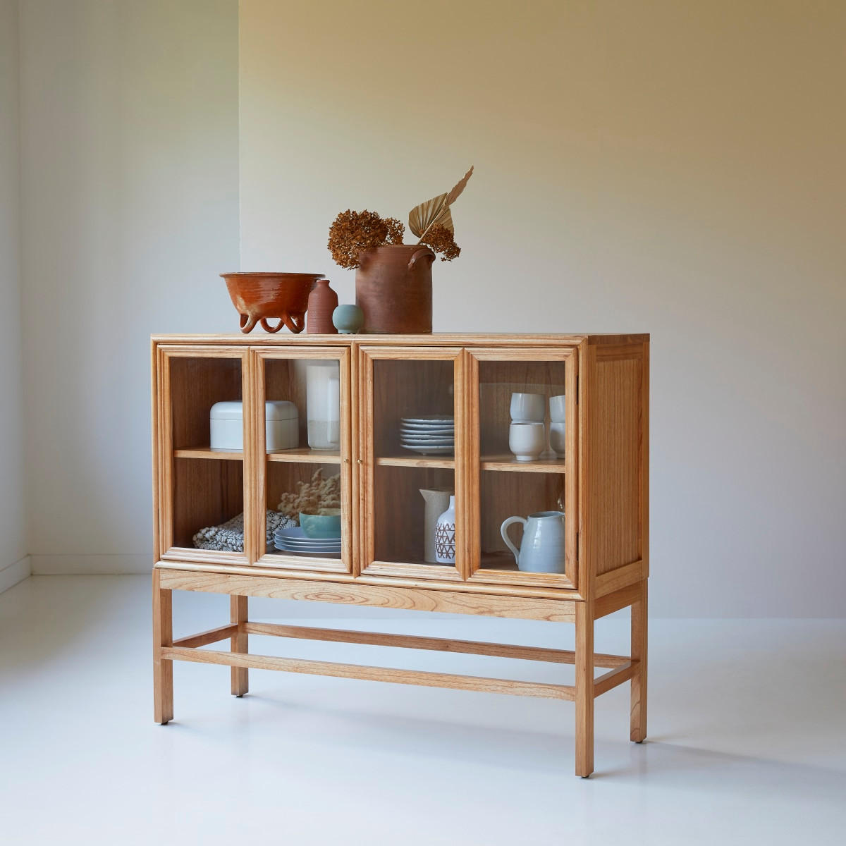 VITRINENSCHRANK Alex Natur aus Helles Mindiholz - Naturfarben, Holz (120/100/41cm) - Tikamoon