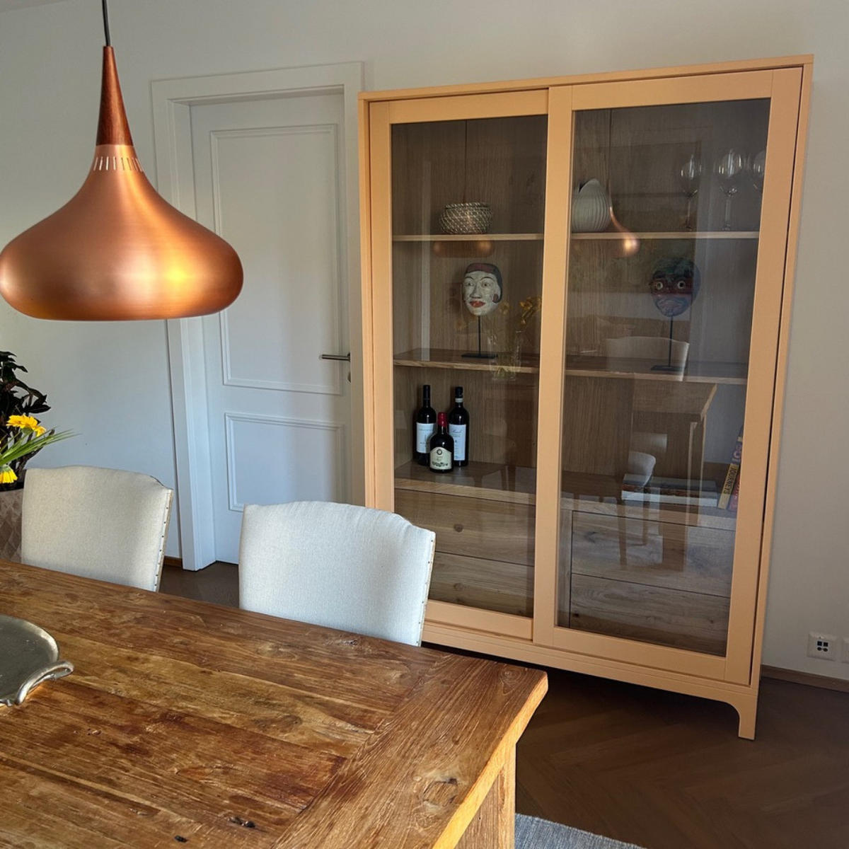 VITRINE mit Schiebetüren - Anrichte COSTA - Eichefarben, Holz (120/200/45cm) - Rawood Furniture