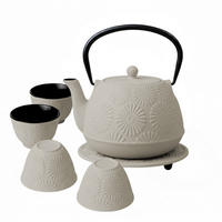 GUSSEISENKANNE Koga 1200 ml mit Tassen und Untersetzer - Grau, Metall (1.2L) - AROMELIO
