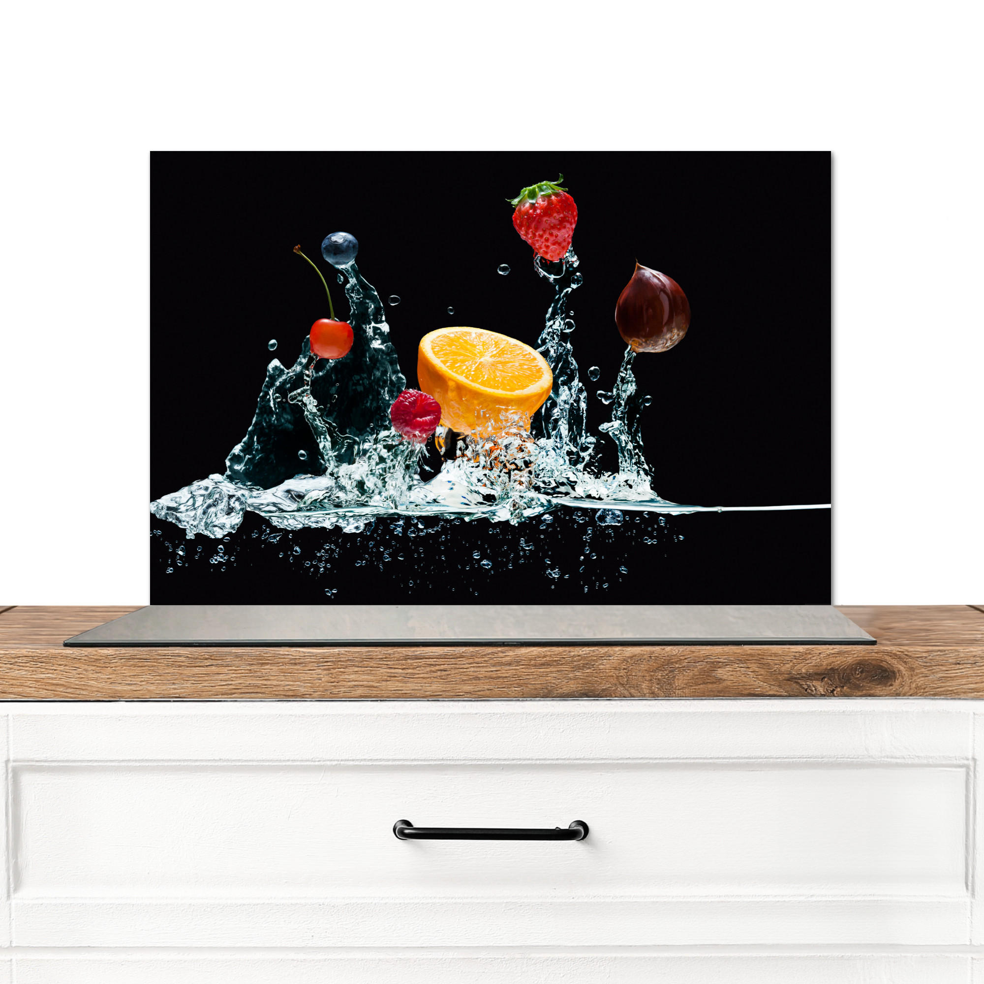 SPRITZSCHUTZ KÜCHE Wasser - Obst - Orange - Erdbeere - Kirsche - Schwarz 60x40 cm - Orange, Metall (60/0.3/40cm) - MuchoWow