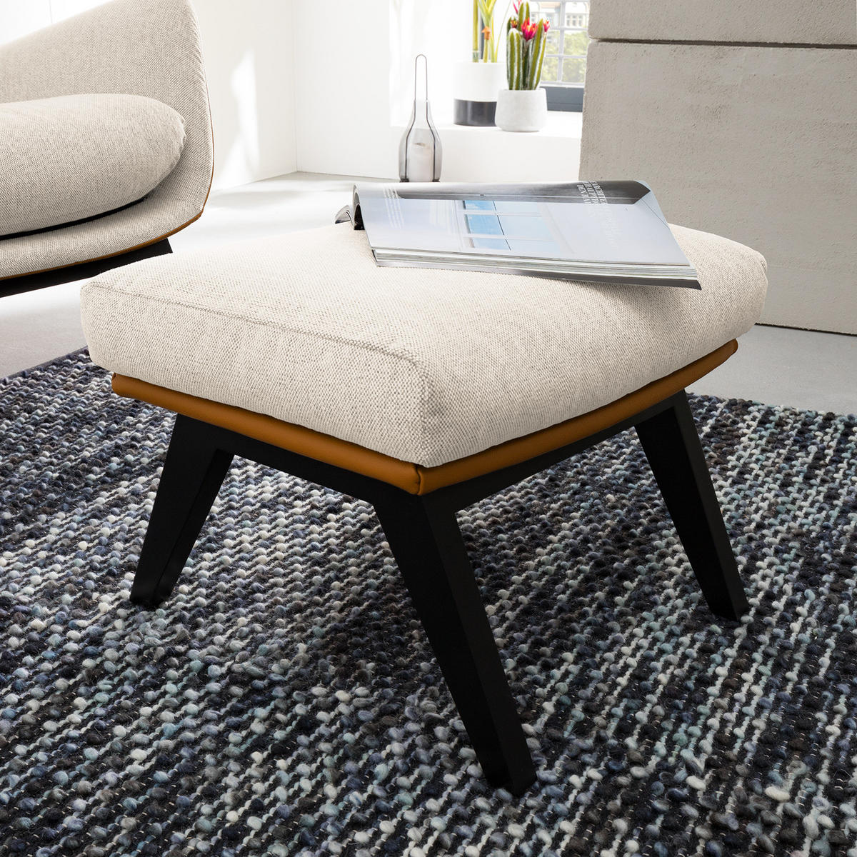 HOCKER mit Holzfüßen - Cognac/Beige, Birkenholz/Textil (54/41/41cm) - home24