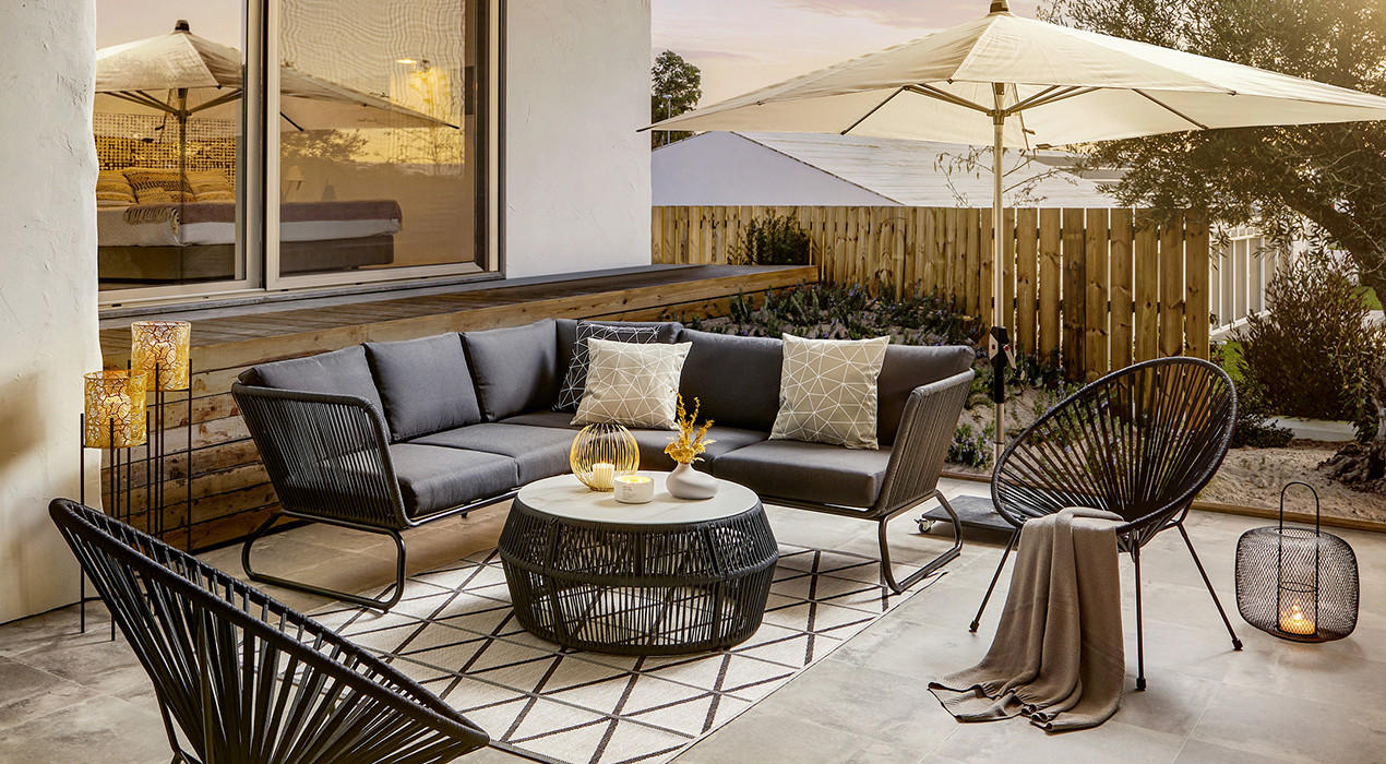 Stylový nábytek na terasu - stůl, sedačka a 2 křesla