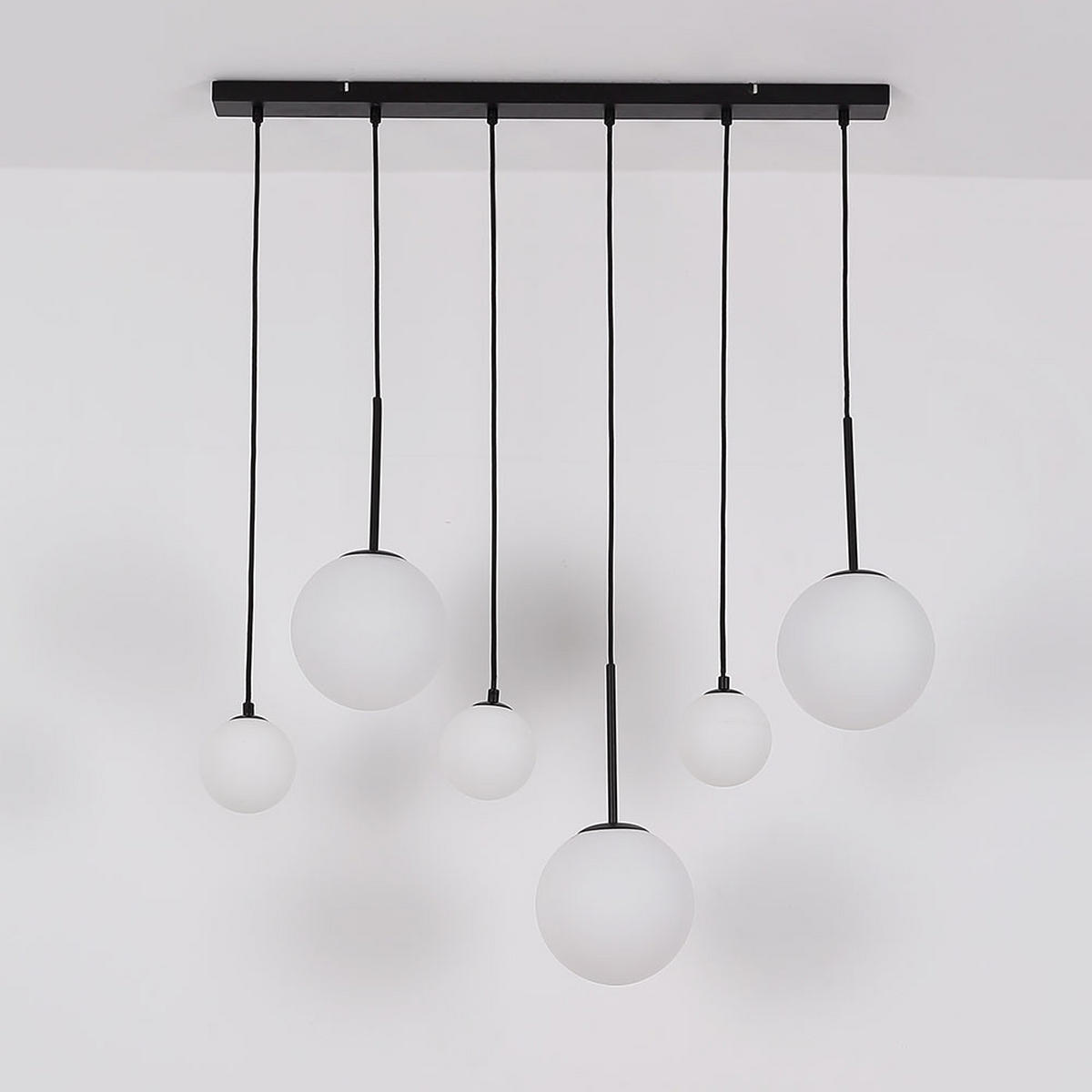 LED HÄNGELEUCHTE HALLIE Schwarz Opalglas - Schwarz, Glas (91/20/117cm) - Globo Lighting