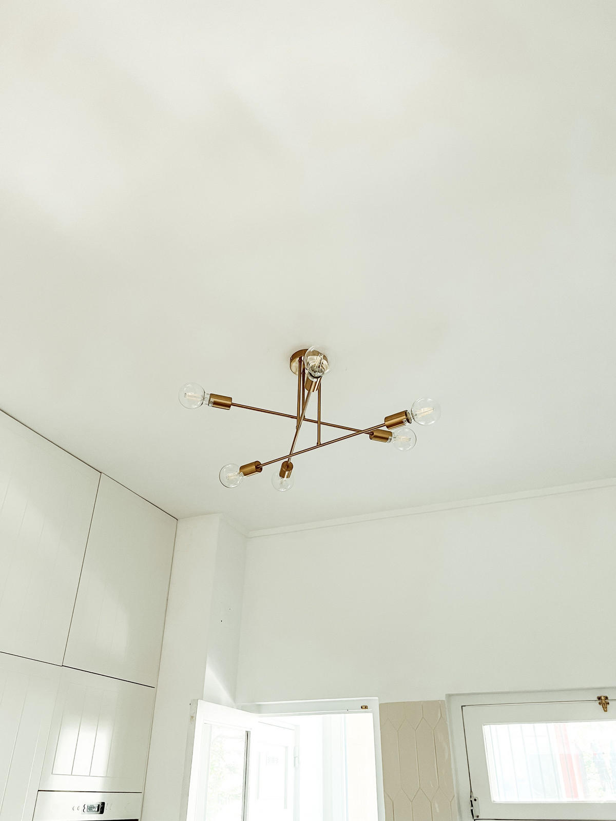 ZÁVĚSNÁ LAMPA Kidane 61/61/33 cm - barva mosazi, kov (61/61/33cm) - Beliani