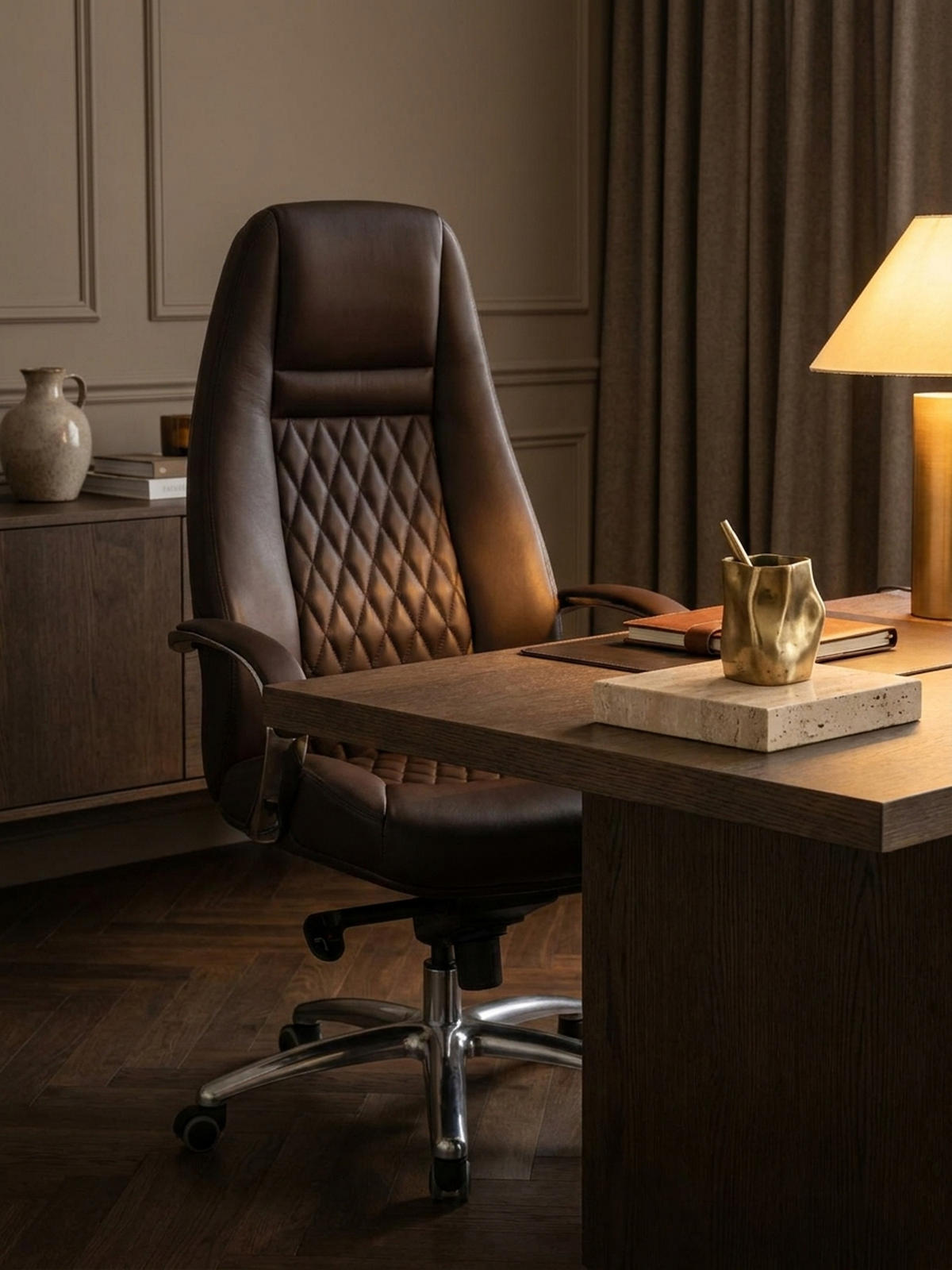 CHEFSESSEL Echtleder mit Aluminiumfußkreuz und ergonomischer Sitzform MADRID, Braun 70x68x130 cm - Silberfarben/Braun, Leder/Metall (70/130/68cm) - KADIMA DESIGN