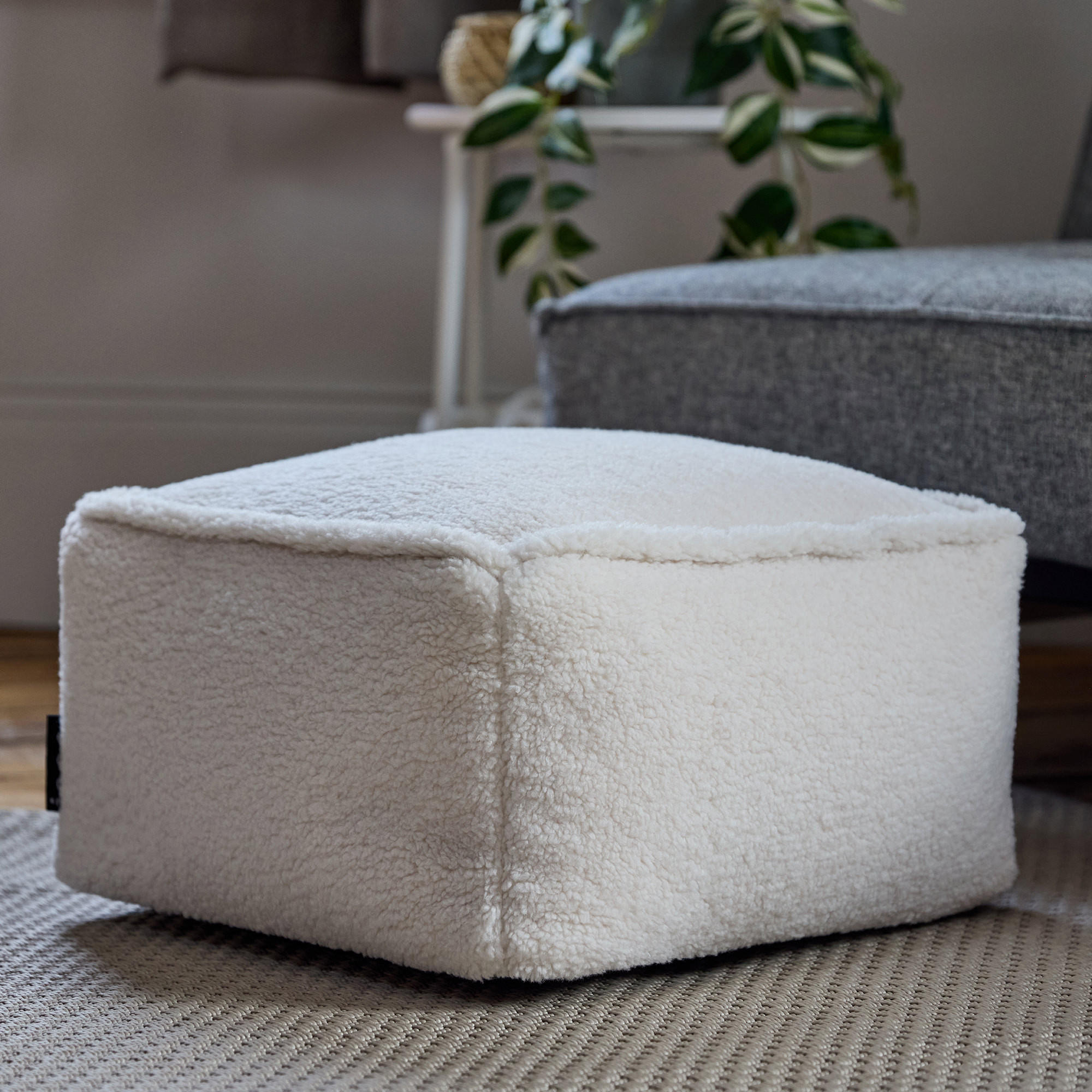 Thumbnail - icon Sitzpouf, Creme, Kunststoff, 40x40x40 cm, Hergestellt in Deutschland, Wohnzimmer, Hocker, Poufs