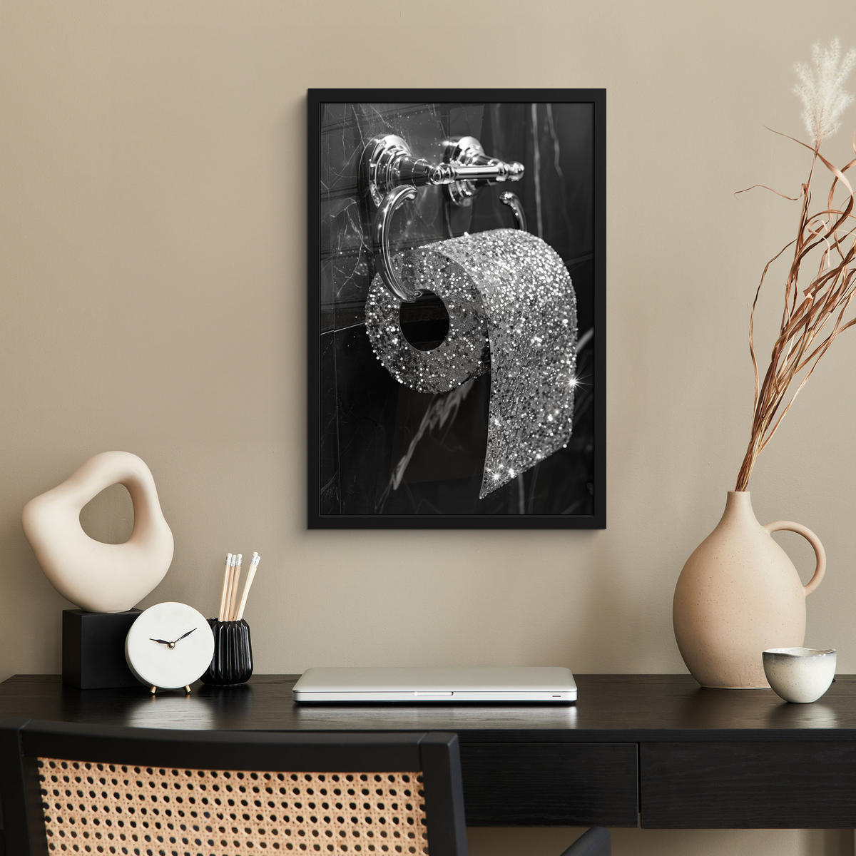 GERAHMTES BILD WC - Toilettenpapier - Schwarz und weiß - Glitter 40x60 cm - Silberfarben, Papier (40/60cm) - MuchoWow