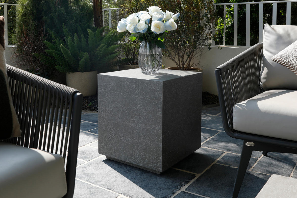 BEISTELLTISCH TEVERE aus GF-Beton, Wetterbeständig, 45x45x51 cm - Grau, Naturmaterialien (45/45/51cm) - Elementi