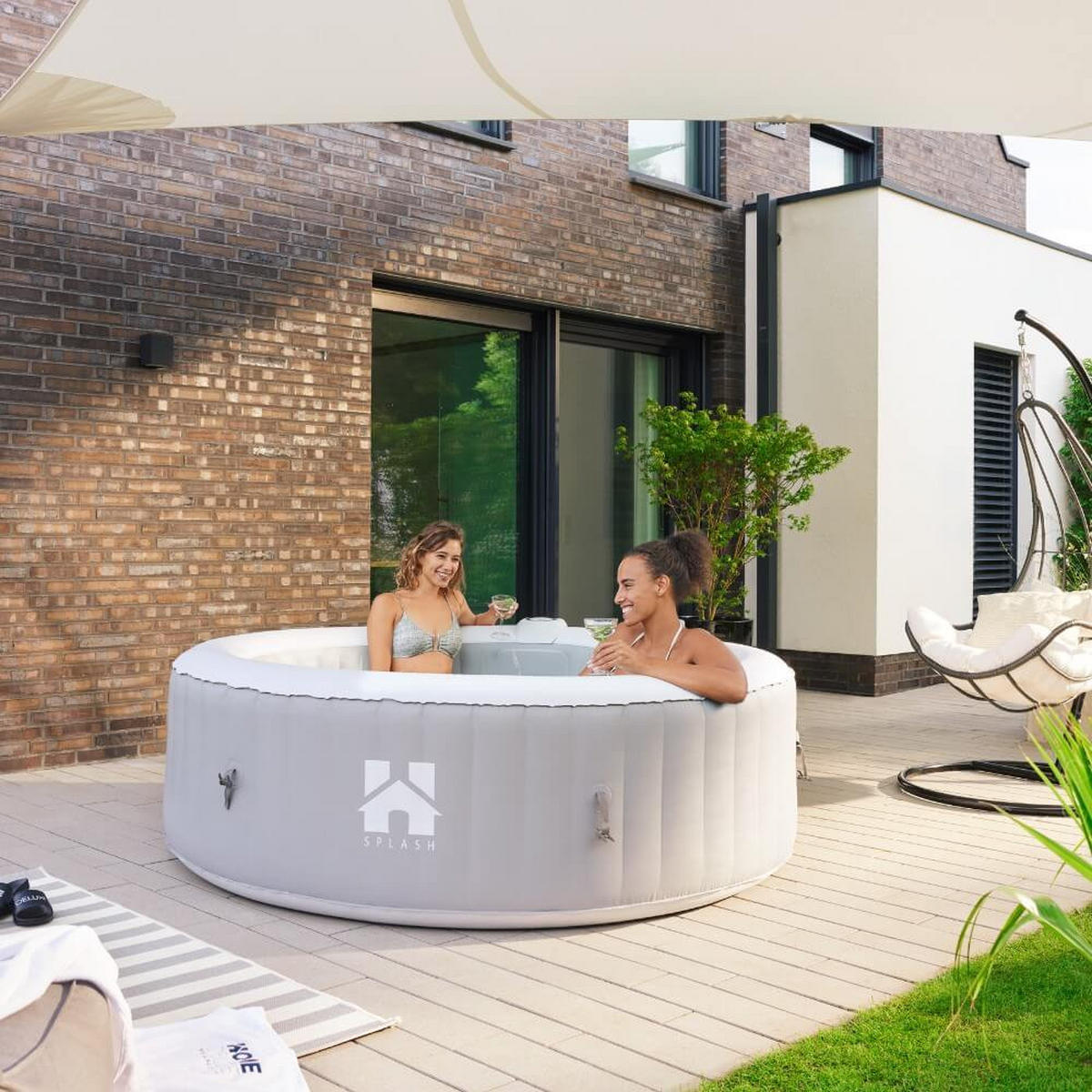 OUTDOOR Whirlpool aufblasbar SPLASH inkl. Abdeckung - Ø208 cm 6 Personen Uni Grau - Grau, Kunststoff (208/65/208cm) - Home Deluxe