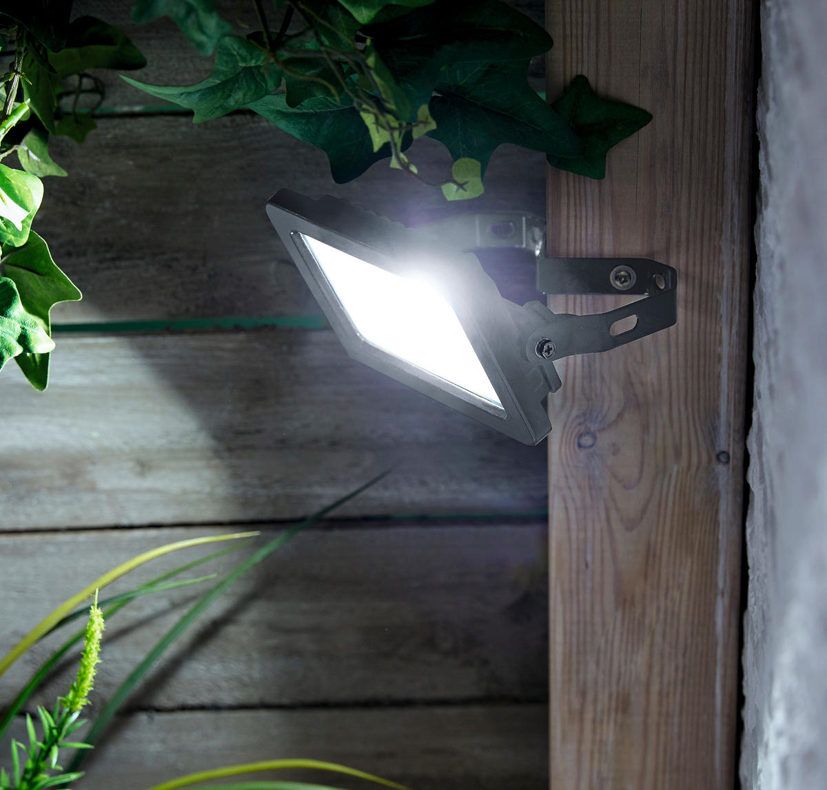 LED-STRAHLER - 15W mit 1500 Lumen, IP65 wasserdicht für Außenbereich, grau, 2er-Set - Grau, Metall (12.9/9.3/4.2cm) - Northpoint