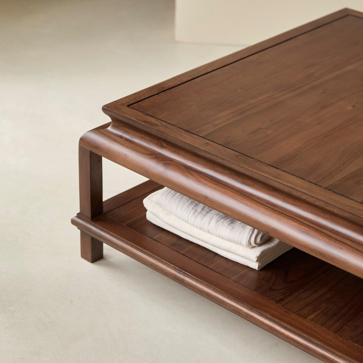 COUCHTISCH Achille Dunkelbraun aus Akazie - Dunkelbraun, Holz (103/103/40cm) - Tikamoon