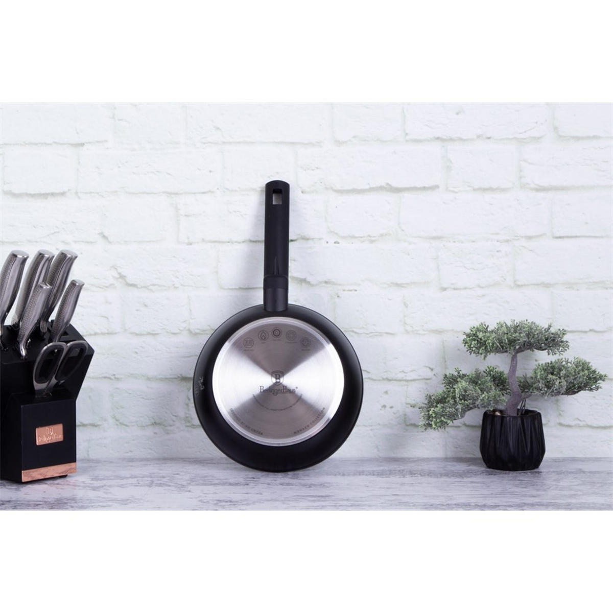 TITAN-BRATPFANNE 24 cm Monaco 35556 - Schwarz, Metall (24cm) - Berlinger Haus