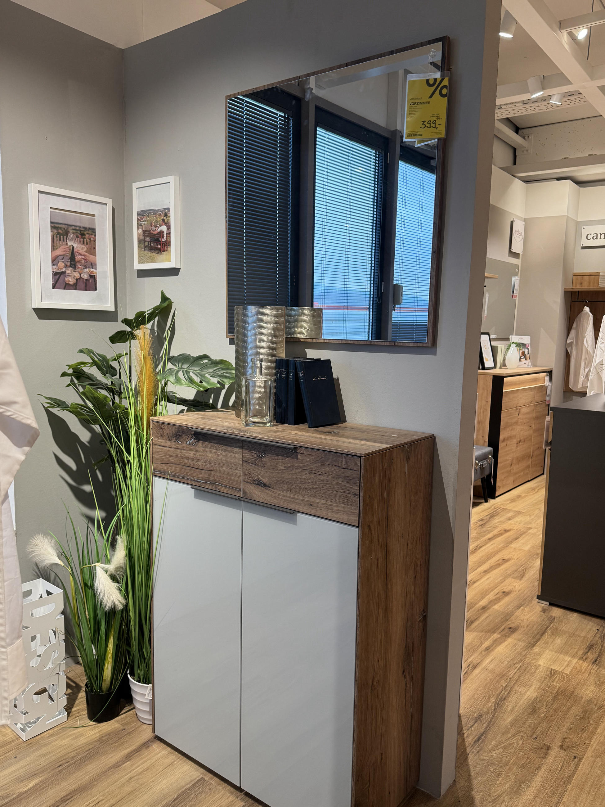 Vorzimmer "Luxor Linea" - Voleo