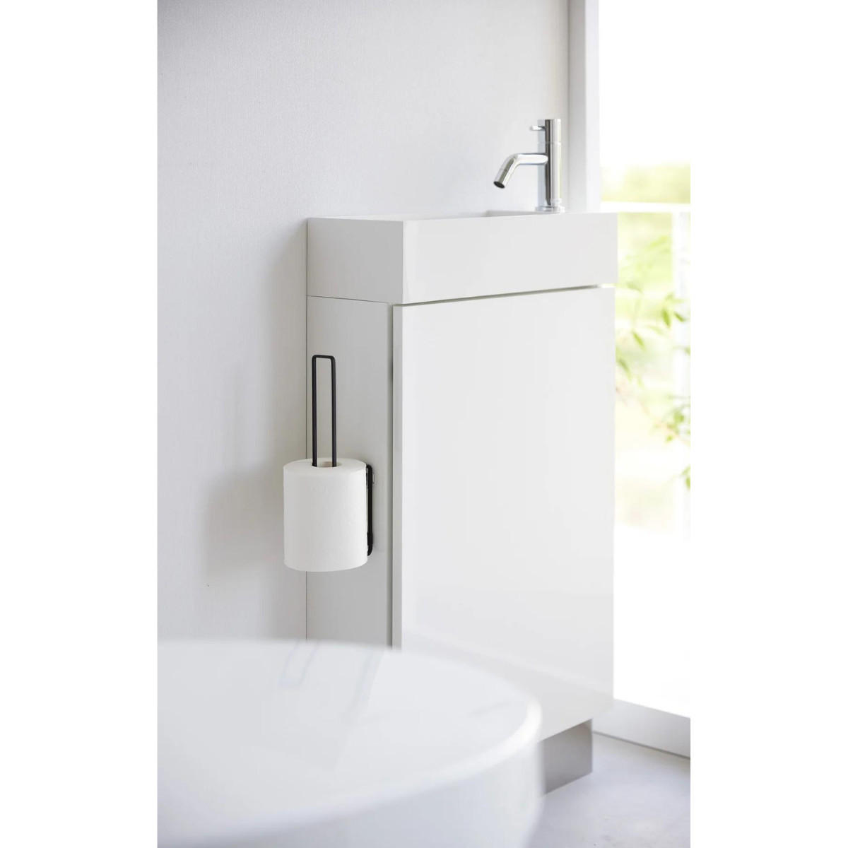 TOILETTENPAPIERHALTER mit Saugnapf – H25 cm - Schwarz, Kunststoff (7.7/25/12cm) - Yamazaki