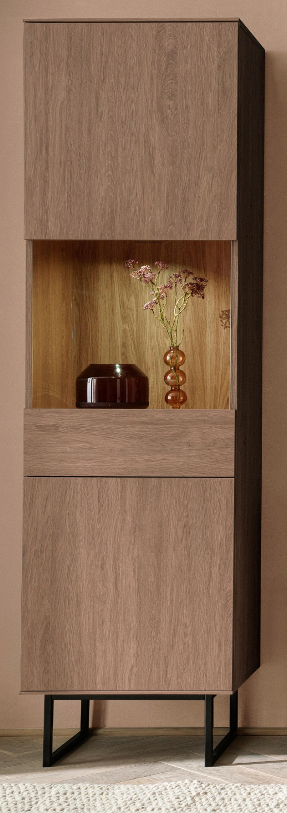 VITRINE in Nussbaum 58 x 200 cm, Vitrinenschrank mit Push-to-Open - Nussbaumfarben/Schwarz, Glas/Holzwerkstoff (58/200/40cm) - Furn.Design