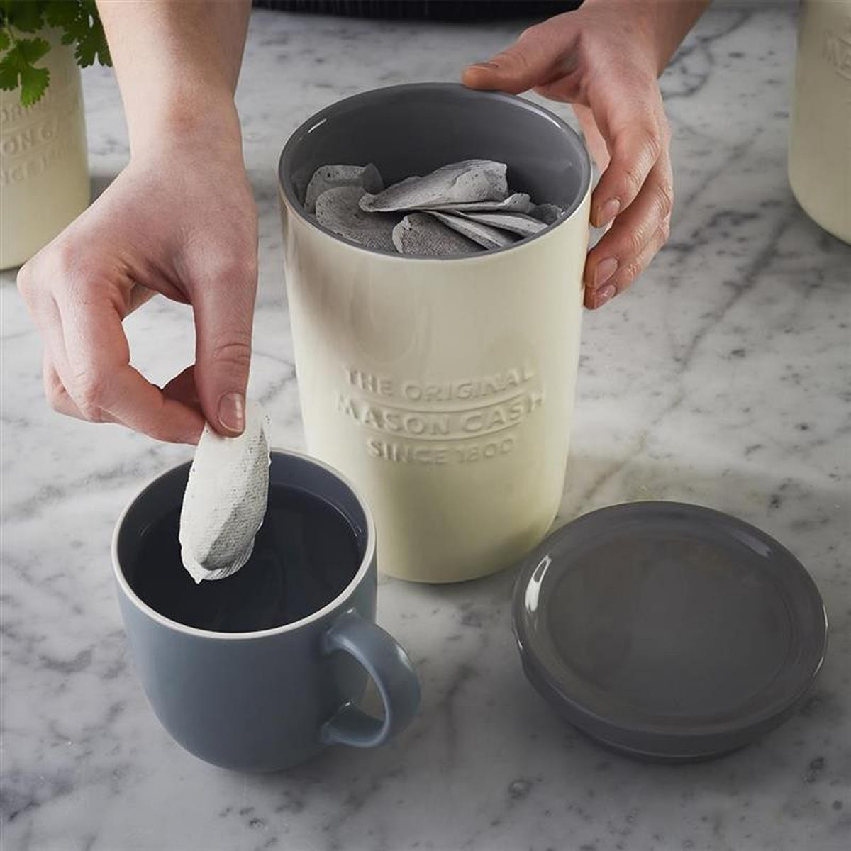 VORRATSBEHÄLTER aus Steingut, 1,1 l - Creme, Keramik (12/19.5/12cm) - Mason Cash
