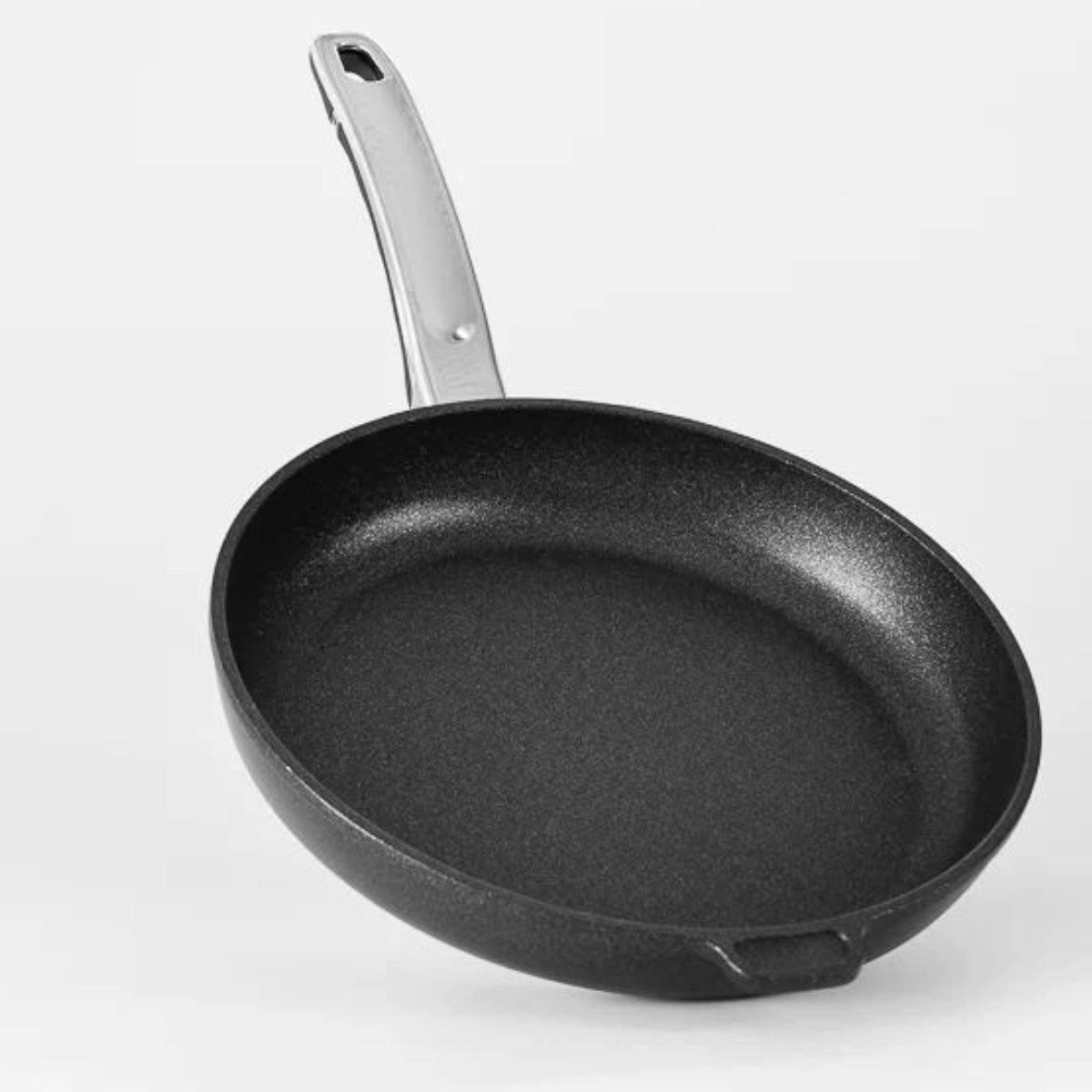 BRATPFANNE 24 cm GIGANT Newline für alle Herdarten - Schwarz, Metall (24cm) - BAF