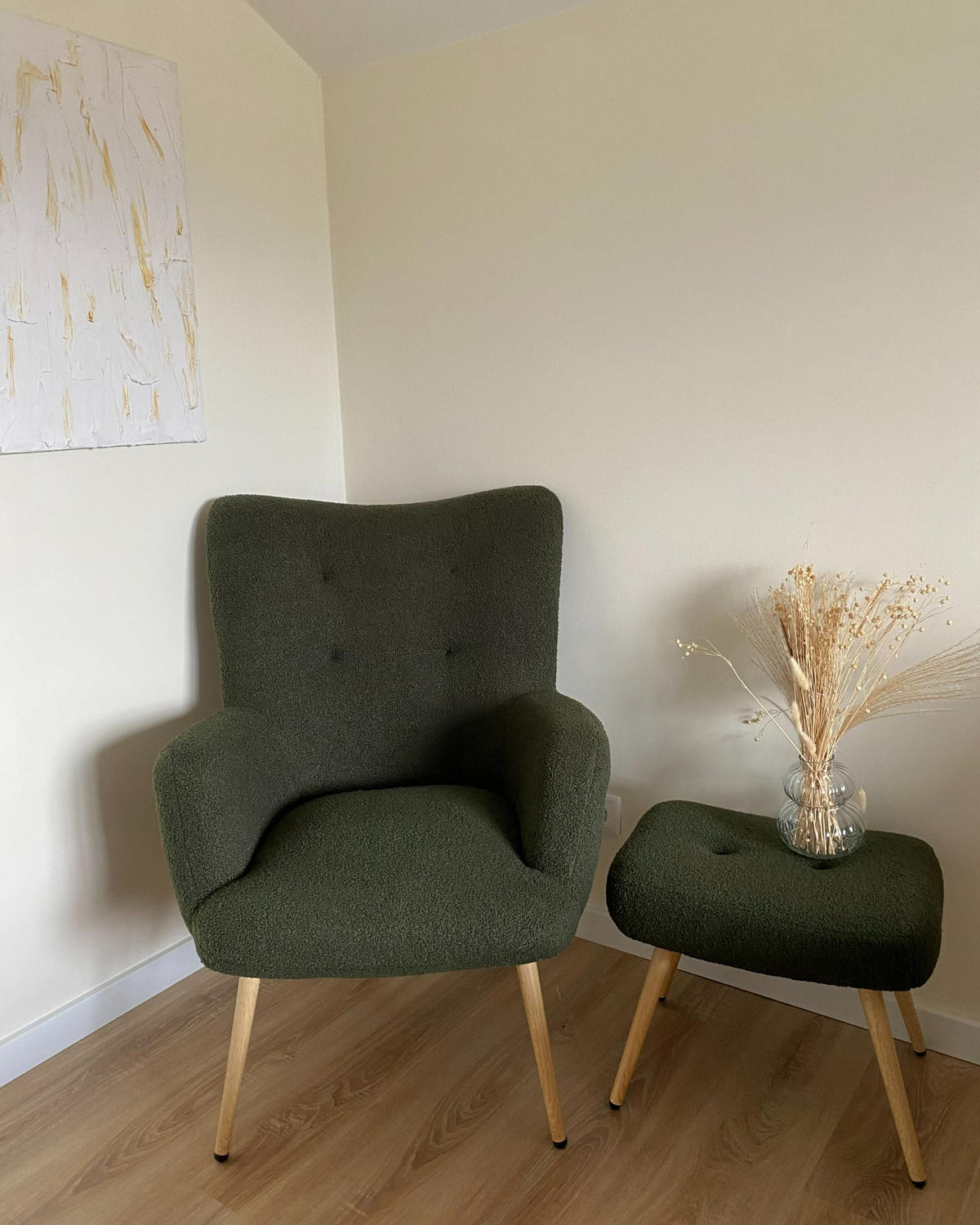 KŘESLO Bouclé tmavě zelené se stoličkou Vejle - zelená barva/světle hnědá, textil (67/95/52cm) - Beliani