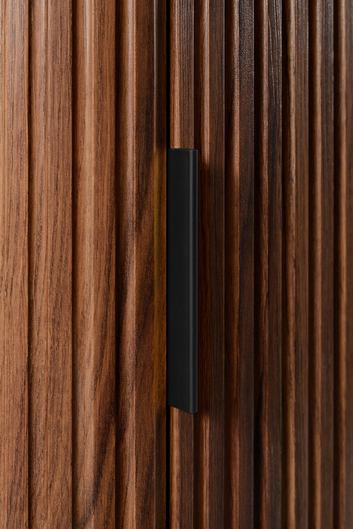 BADEZIMMERSCHRANK, Eiche-Nussbaum, Goldener Griff, 35,5 x 139 x 31,5 cm - Dunkelbraun/Goldfarben, Holzwerkstoff/Kunststoff (35.5/139/31.5cm) - 3XE LIVING