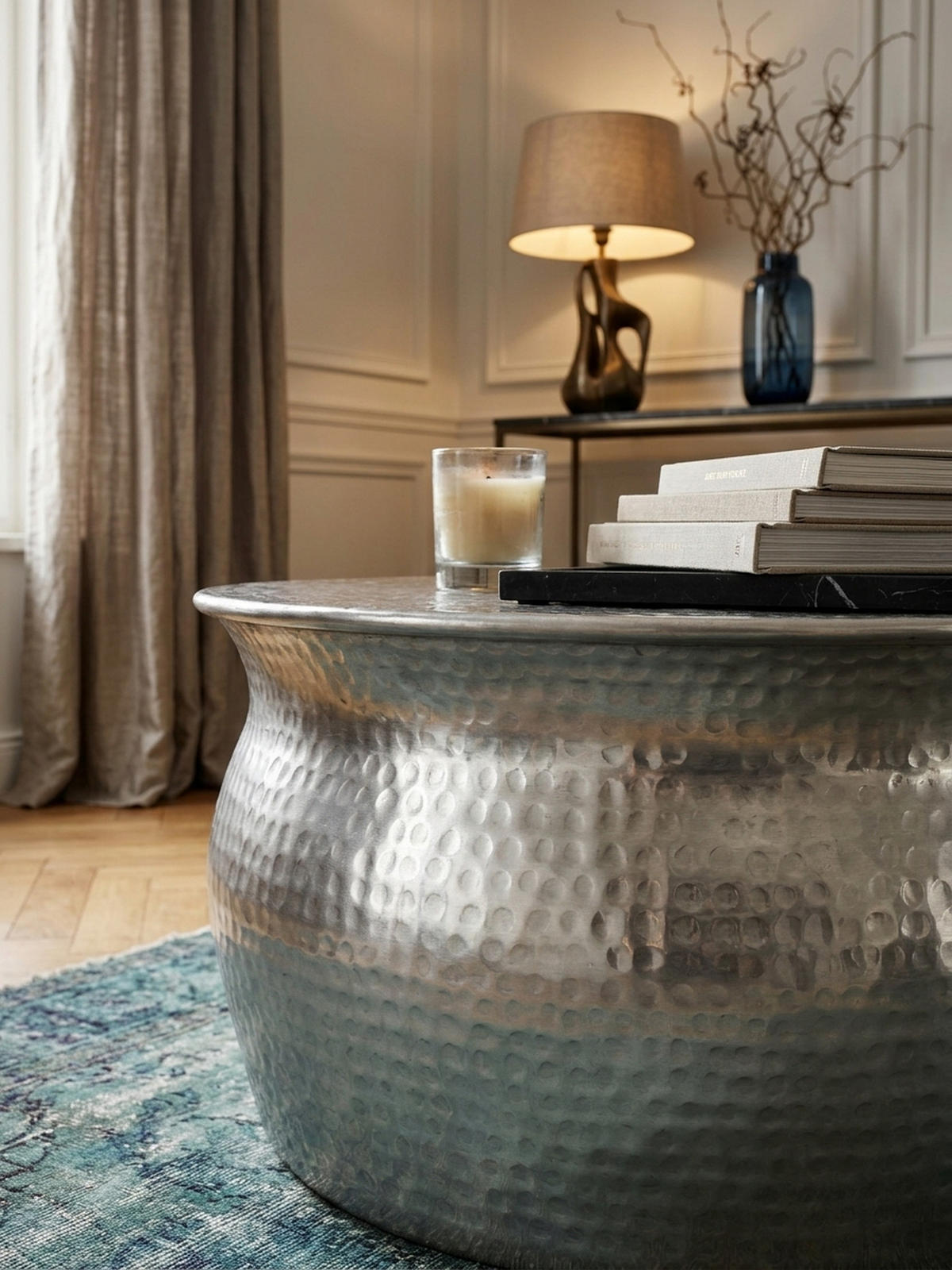 COUCHTISCH ENNS: Orientalisch, Hammerschlagstrukturen, Aluminium, Handgefertigt, Silber 60x60x30 cm - Silberfarben, Metall (60/60/30cm) - KADIMA DESIGN