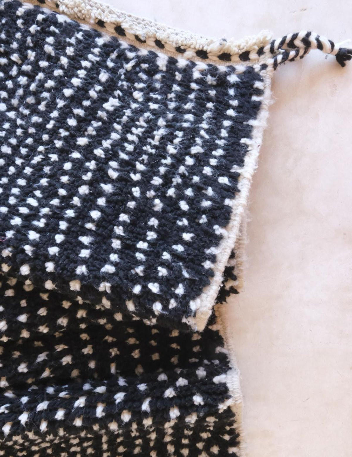 BERBERTEPPICH modern mit Punkten aus Wolle 200x 300 cm - Schwarz, Naturmaterialien (200/300cm) - AFK Living