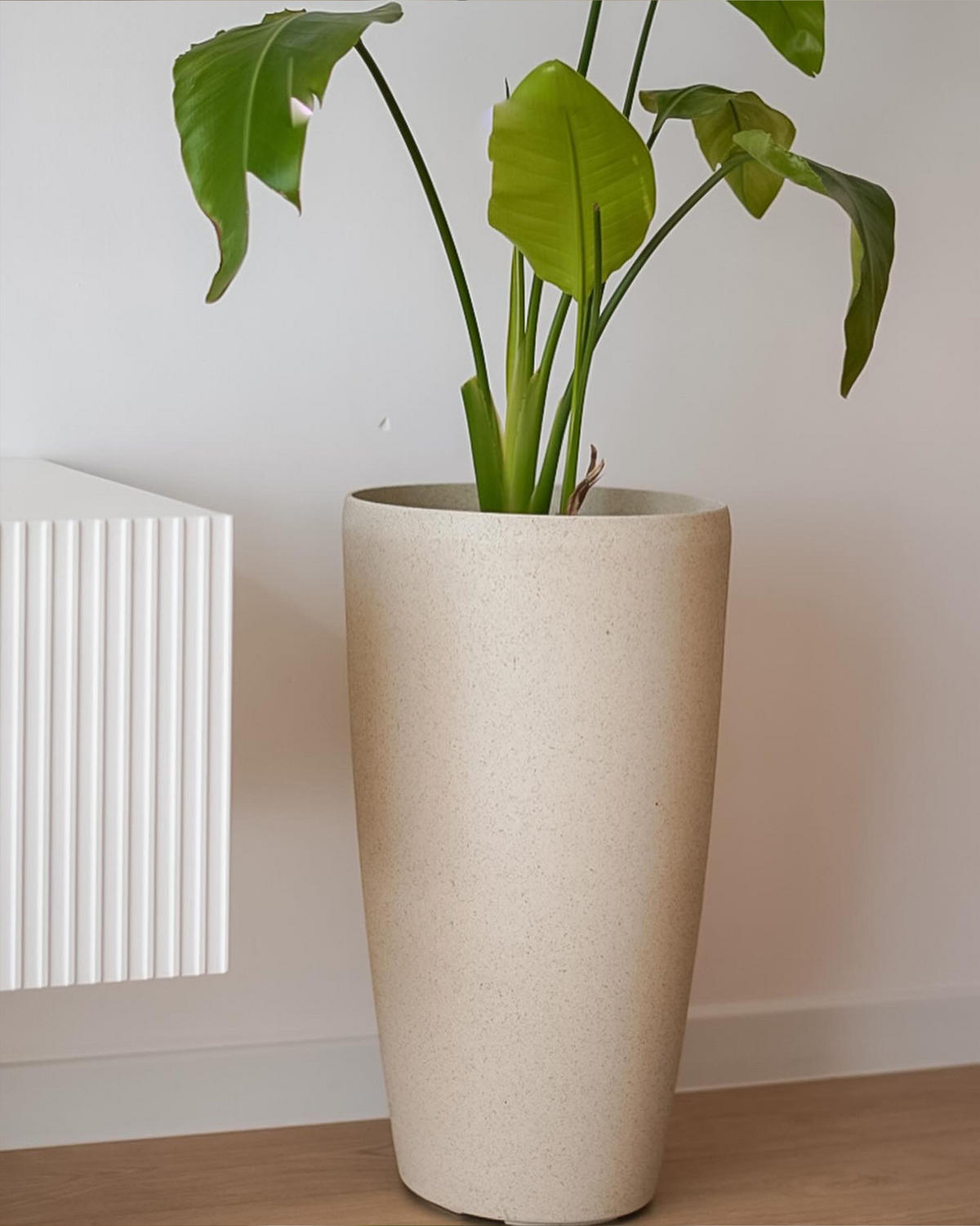 KVĚTINÁČ světle béžový kulatý 31/31/58 cm Abdera - béžová, kámen (58cm) - Beliani