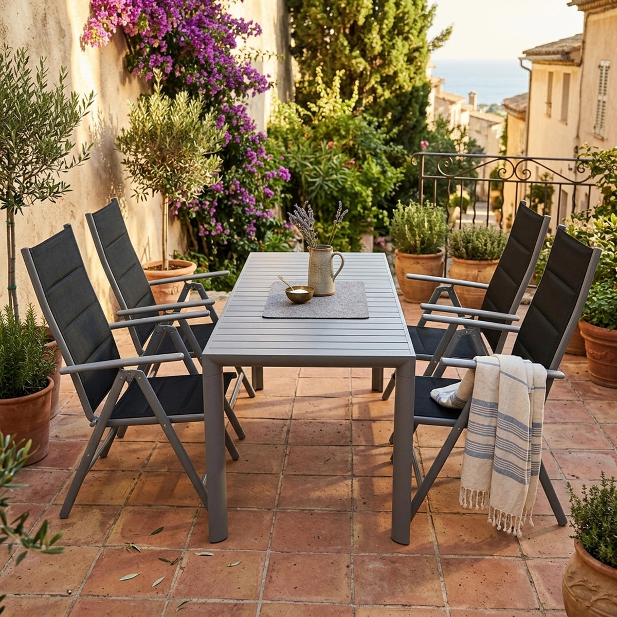 GARTEN-GARNITUR Ashford - 5-teilige Garten-Essgruppe (4x Klappsessel, Aluminium silbergrau + Textilgewebe gepolstert schwarz - Grau, Metall - TPFGarden