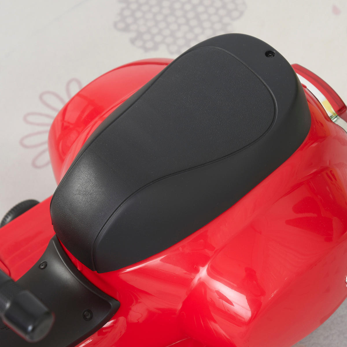 ELEKTRO-KINDERMOTORRAD DE-06098 VESPA lizenziert mit LED und Sound Rot - Rot, Kunststoff/Metall (66.5/38/52cm) - ComfortXL