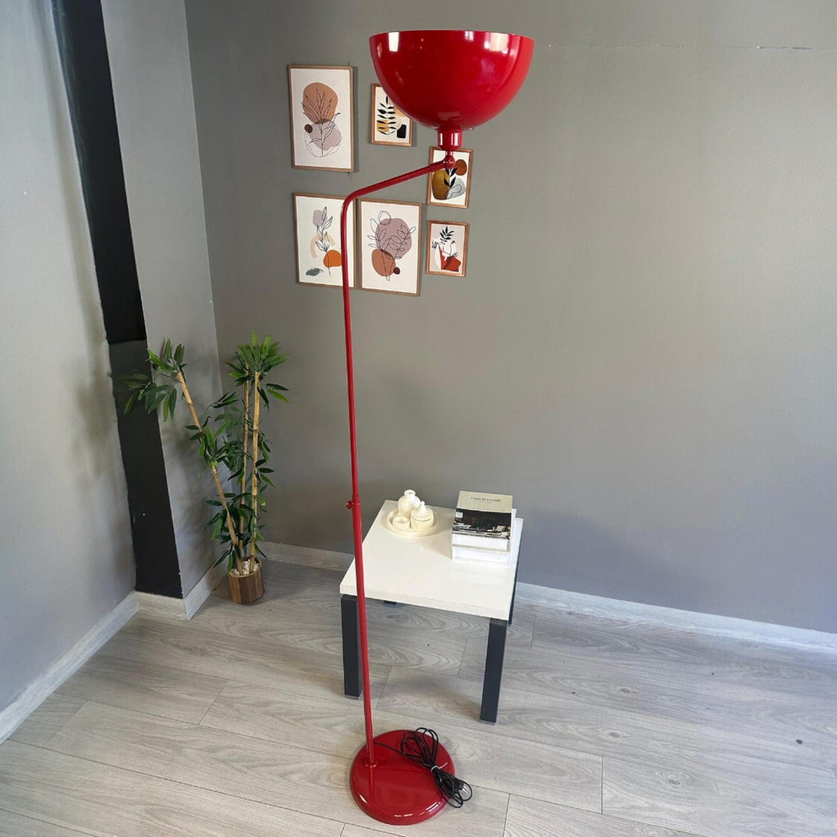 STEHLAMPE Norek aus Metall mit E27, verstellbarer Lampenschirm - Rot, Metall (37/37/169cm) - Bamyum