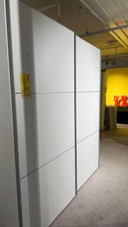 Schwebetürenschrank