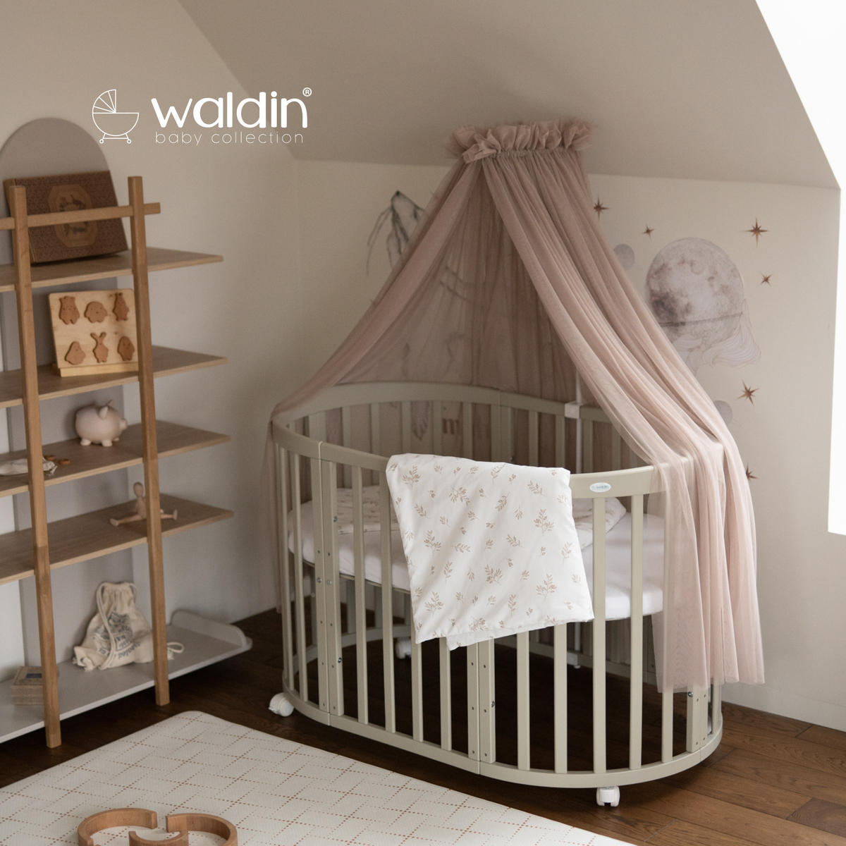 BABYBETT OLIVE OVAL 7in1 mit Matratze und Himmelset - Taupe/Olivgrün, Holz/Textil