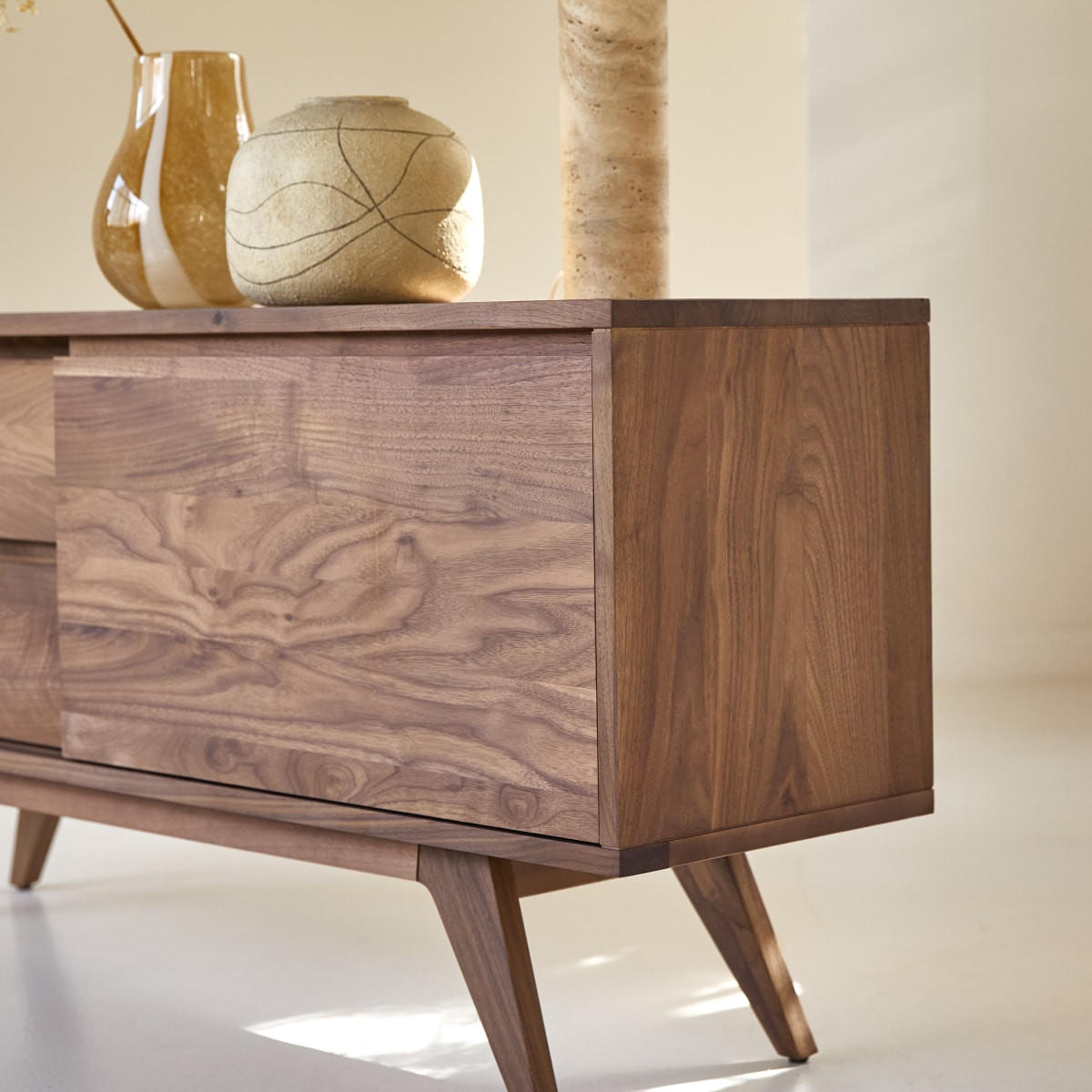 SIDEBOARD Esmée Braun aus Walnuss - Braun, Holz (130/60/35cm) - Tikamoon