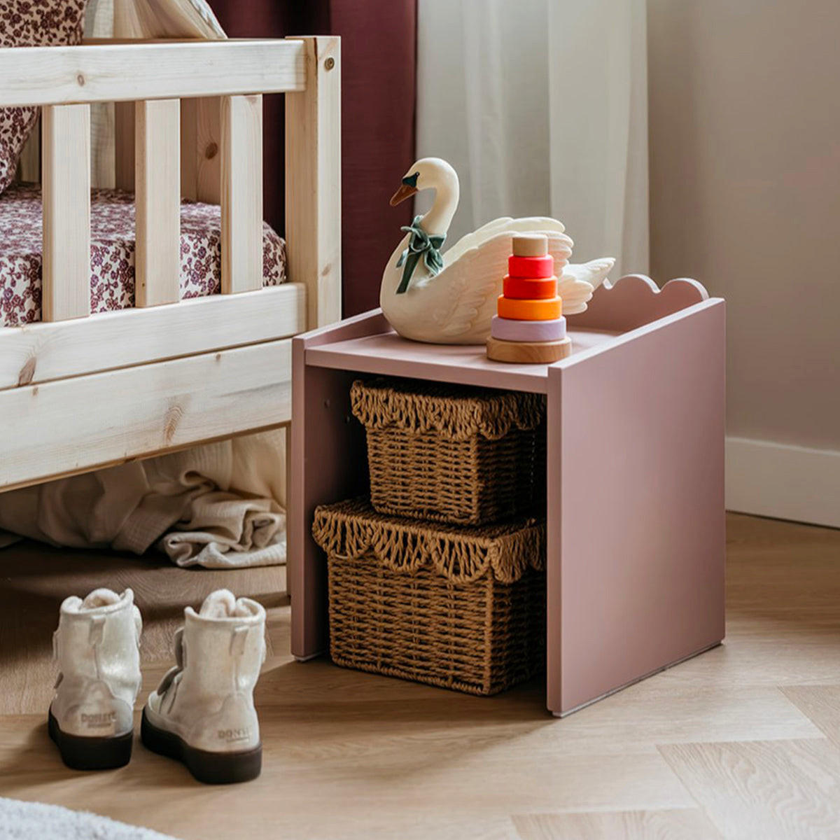 PISAĆI STOL Book Nook Ruža - pink, drvni materijal (31/35.5/31cm) - Petits-meubles