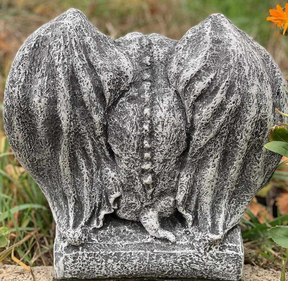 STEINFIGUR Gargoyle auf Sockel frostfest Steinguss - Grau, Stein (22/28/16cm) - stoneandstyle