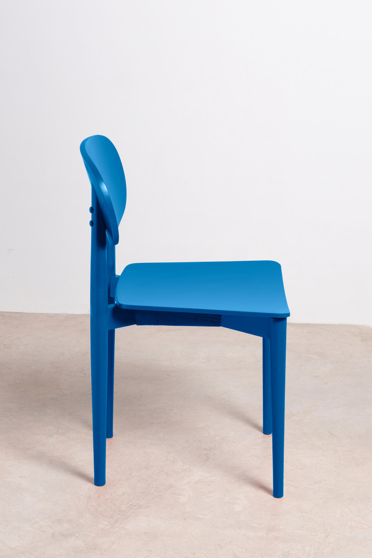 STUHL aus massivem Buchenholz in Preußisch-Blau SANDRO - Blau, Holz (43/80/50cm) - RNT By Really Nice Things
