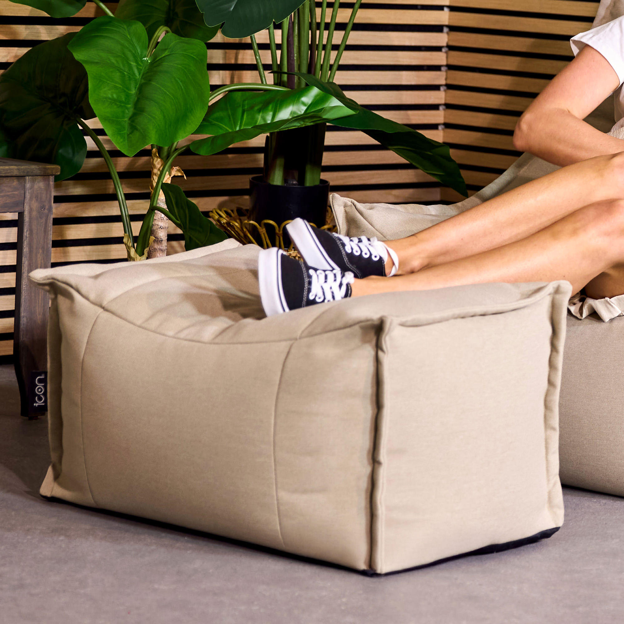 HOCKER Outdoor Bud - Beige, Textil (67/34/45cm) - icon