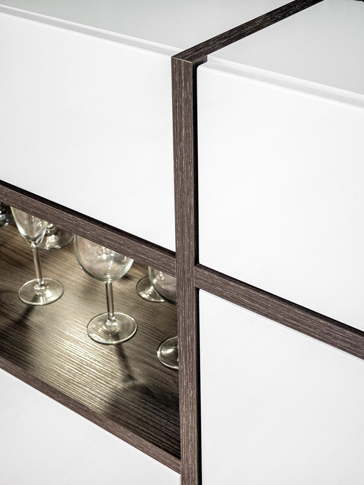 WOHNWAND weiß Hochglanz, Ulme 340 cm, Schrankwand mit Kamin, inkl. LED-Beleuchtung - Ulmefarben/Weiß Hochglanz, Glas/Holzwerkstoff (340/197/50cm) - Inn.Furn