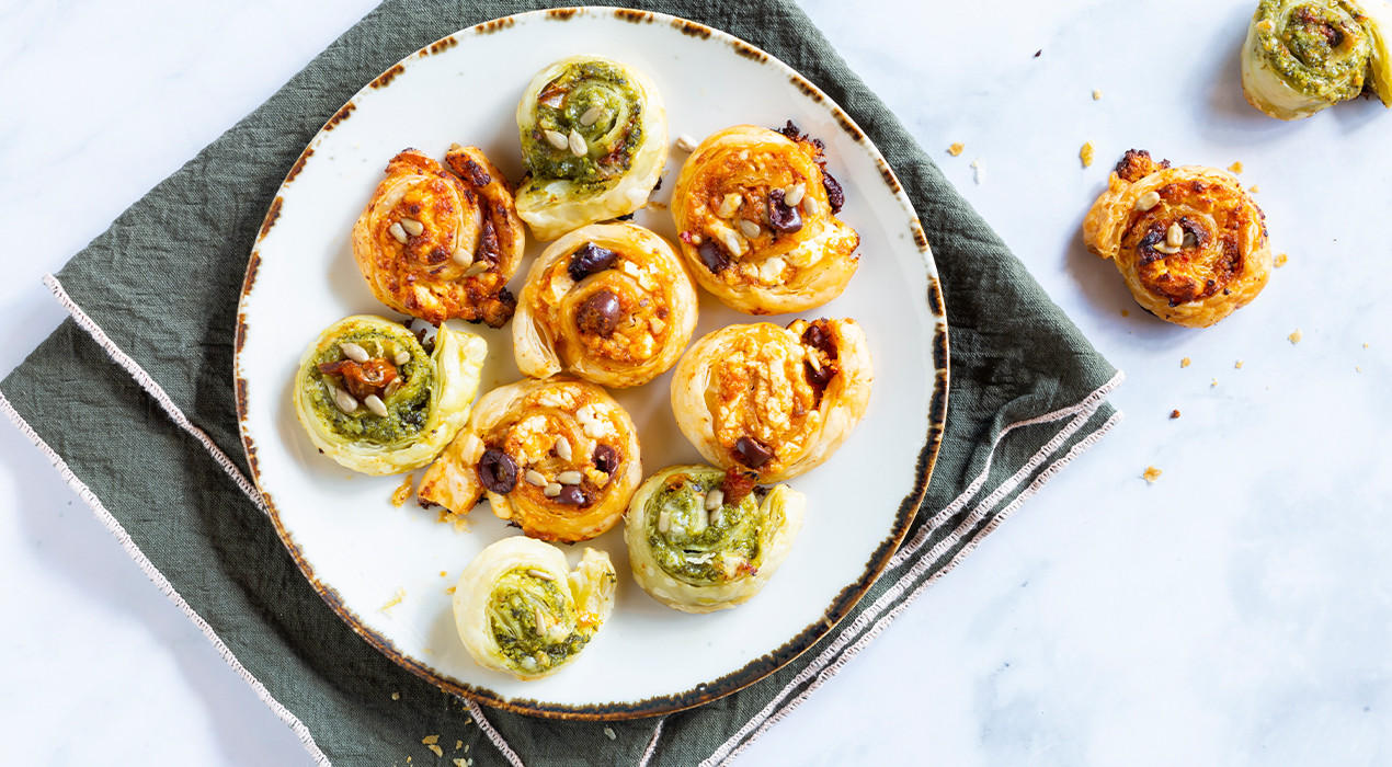 Pestoschnecken mit zweierlei Pesto