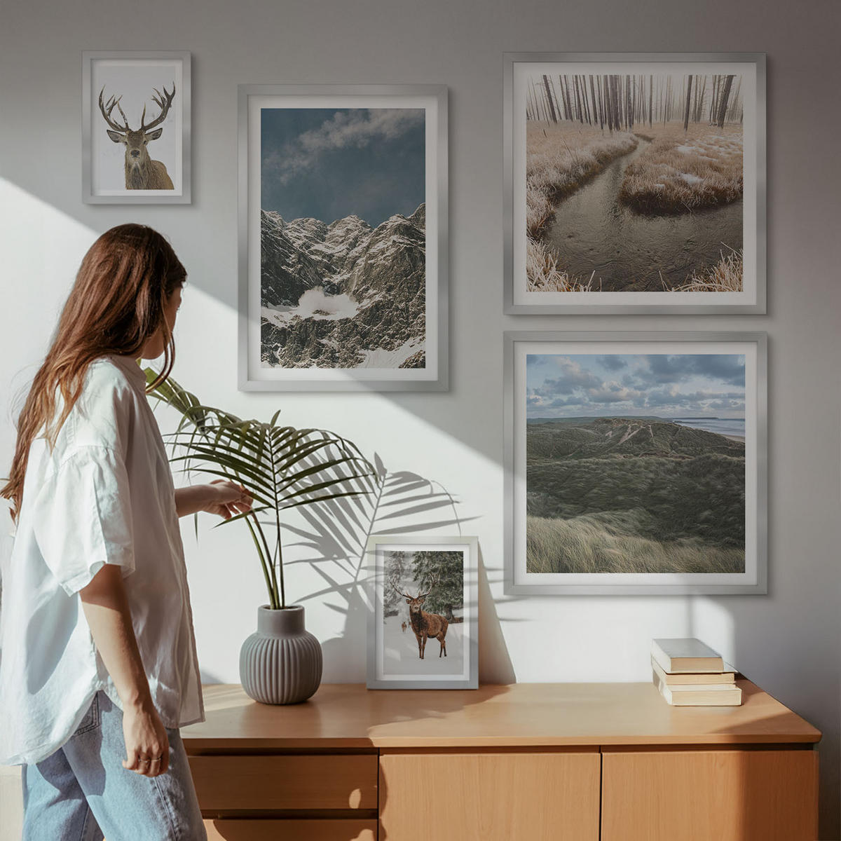 BILDER SET 5er Set - 50x50 cm & 20x30 cm & 40x60 cm Silberner Rahmen - Berge, Schnee, Hirsche, Waldlandschaft - Silberfarben, Kunststoff (40/60cm) - TULUP