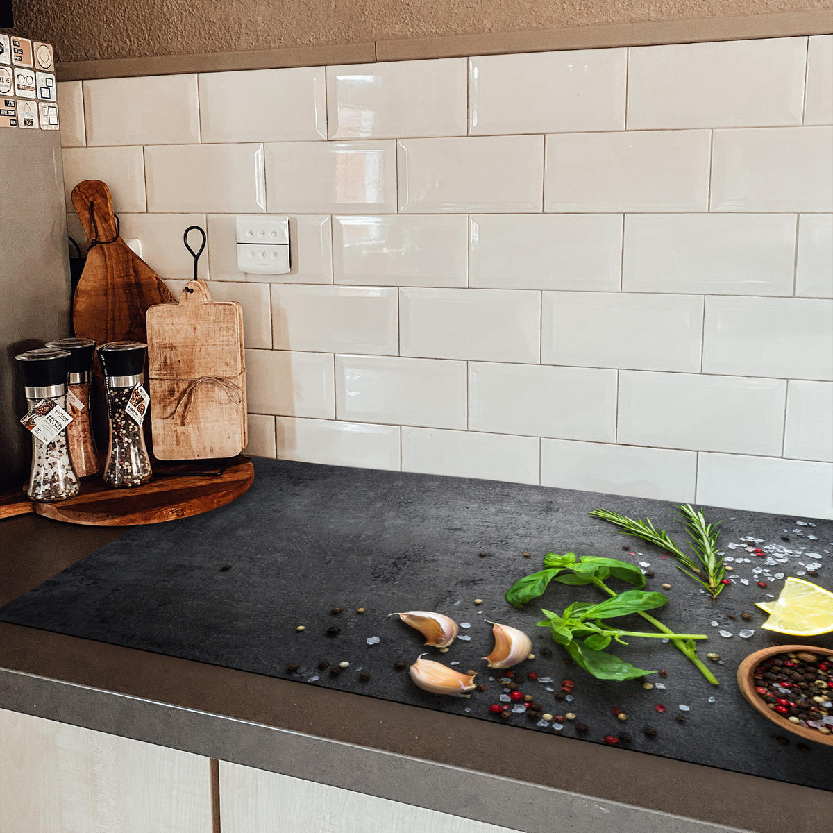 HERDABDECKPLATTE Limette - Kräuter - Gewürze - Grün - Grau - Beton Induktionsschutz 91.6x52.7 cm - Grün, Kunststoff (91.6/52.7/0.2cm) - MuchoWow