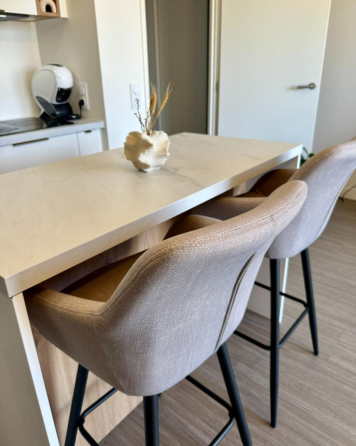 BAROVÁ ŽIDLE sada 2 ks Sametová látka taupe Casmalia - černá/béžová, textil (50/104/55cm) - Beliani