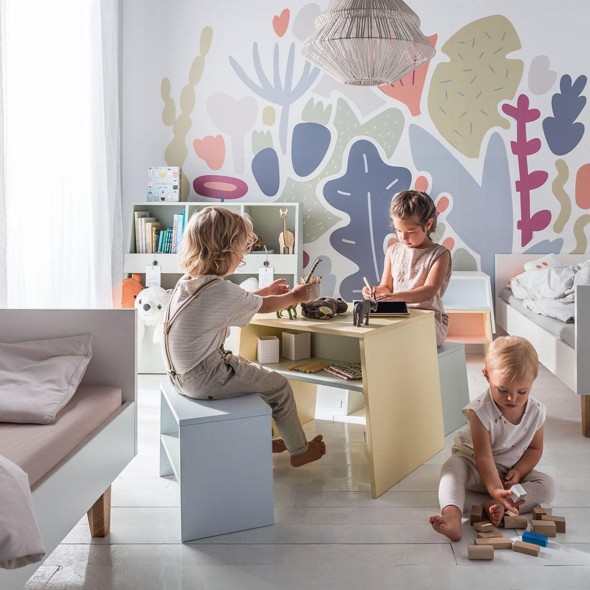 KINDERHOCKER mit Ablage - L46 cm - Tuli - Hellgelb, Holzwerkstoff (25/30.5/46cm) - Calicosy