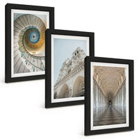 BILDER SET 3er Set - 20x30 cm Schwarzer Rahmen - Wendeltreppe der Kathedralenfassade - Schwarz, Kunststoff (20/30cm) - TULUP