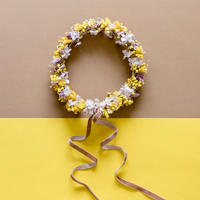 HAARKRANZ Trockenblumen in gelb und braun, in weiß abgesetzt - gelb - Gelb, Naturmaterialien (30cm) - Lykke & You