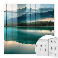 SCHLÜSSELBOX Weiß 30x30 cm – Türöffnung nach rechts - Spiegelung des Berges - Grün, Metall (30/30/5cm) - TULUP