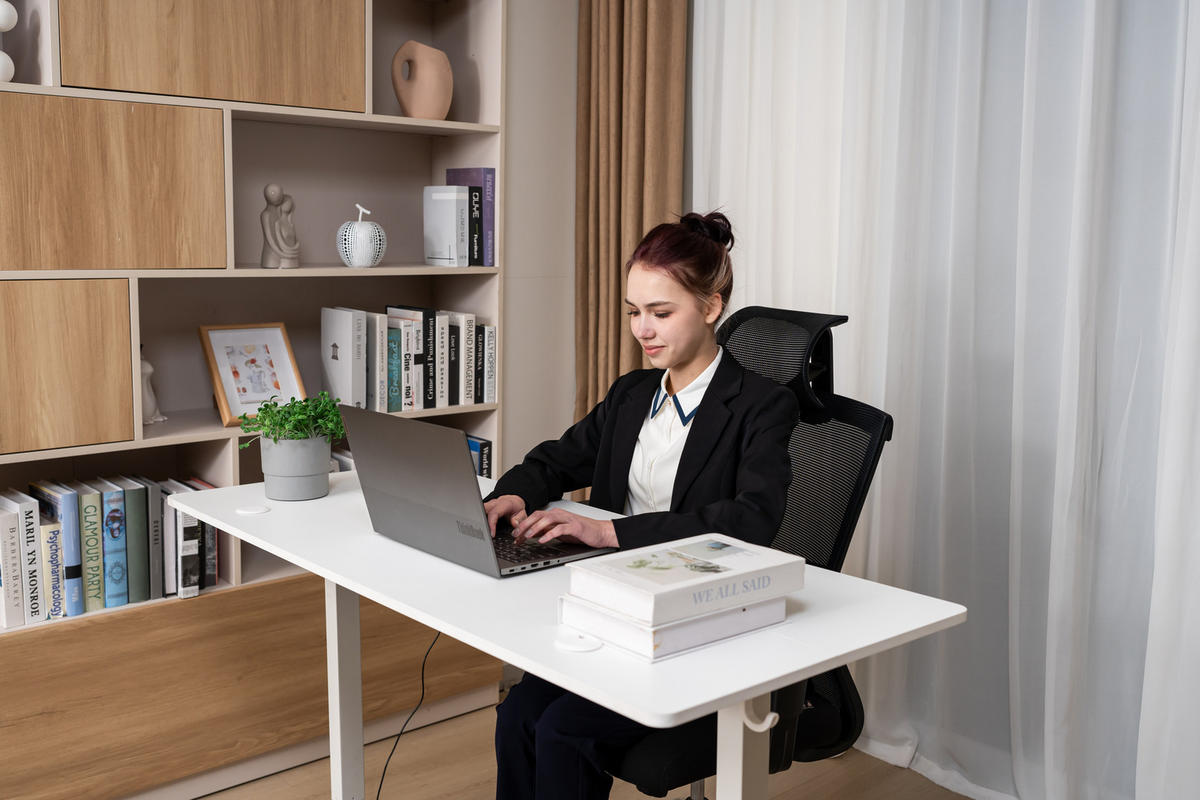 SCHREIBTISCH elektrisch höhenverstellbar 60 x 140 cm, mit Memory- und Kollisionsschutzfunktion - Weiß, Metall (140/60/117cm) - HOMAVO