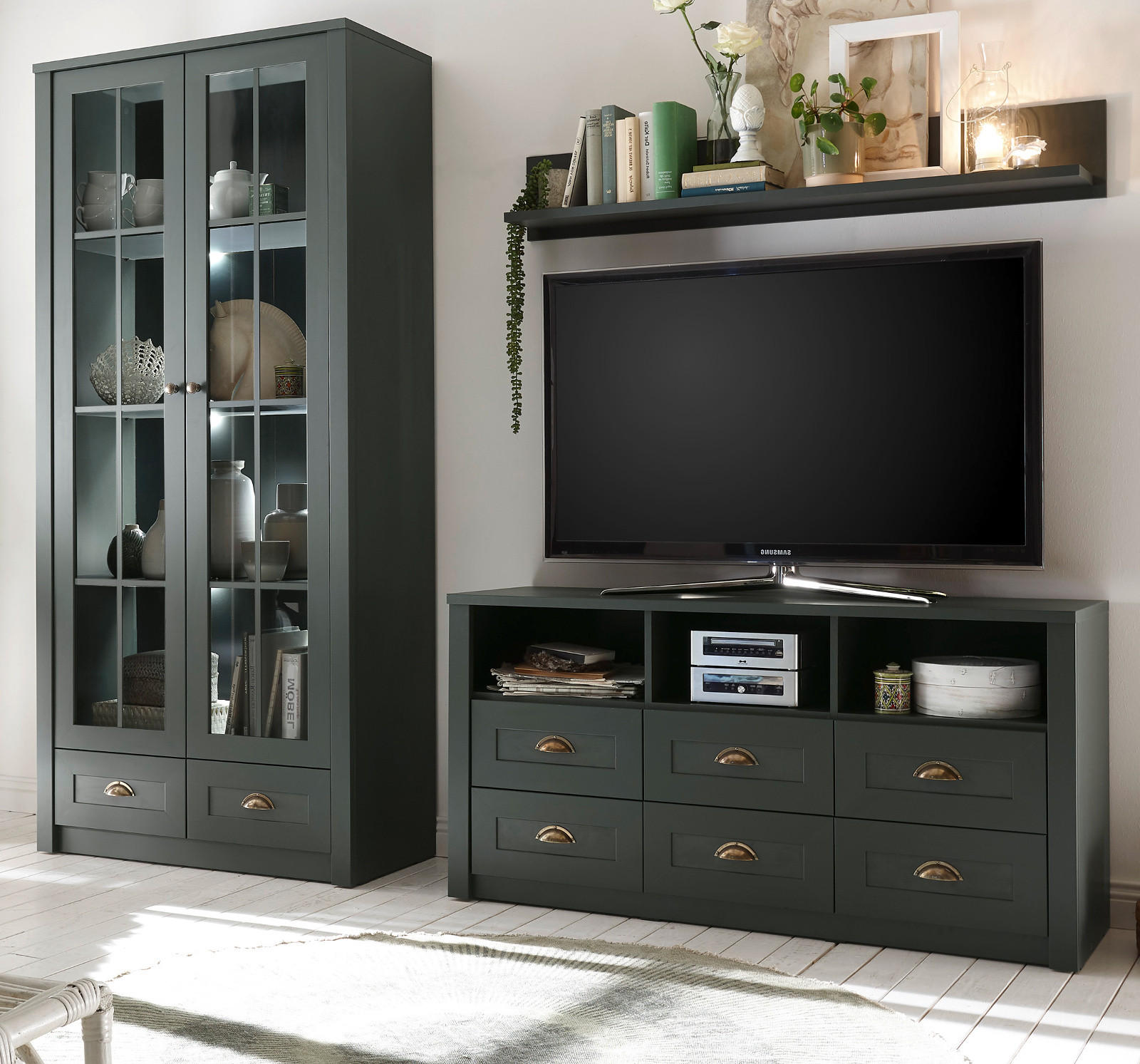 WOHNWAND grün Landhaus 3-teilig 240 cm, Wohnkombination mit viel Stauraum - Chromfarben/Schwarz, Glas/Holzwerkstoff (240/198/43cm) - Furn.Design