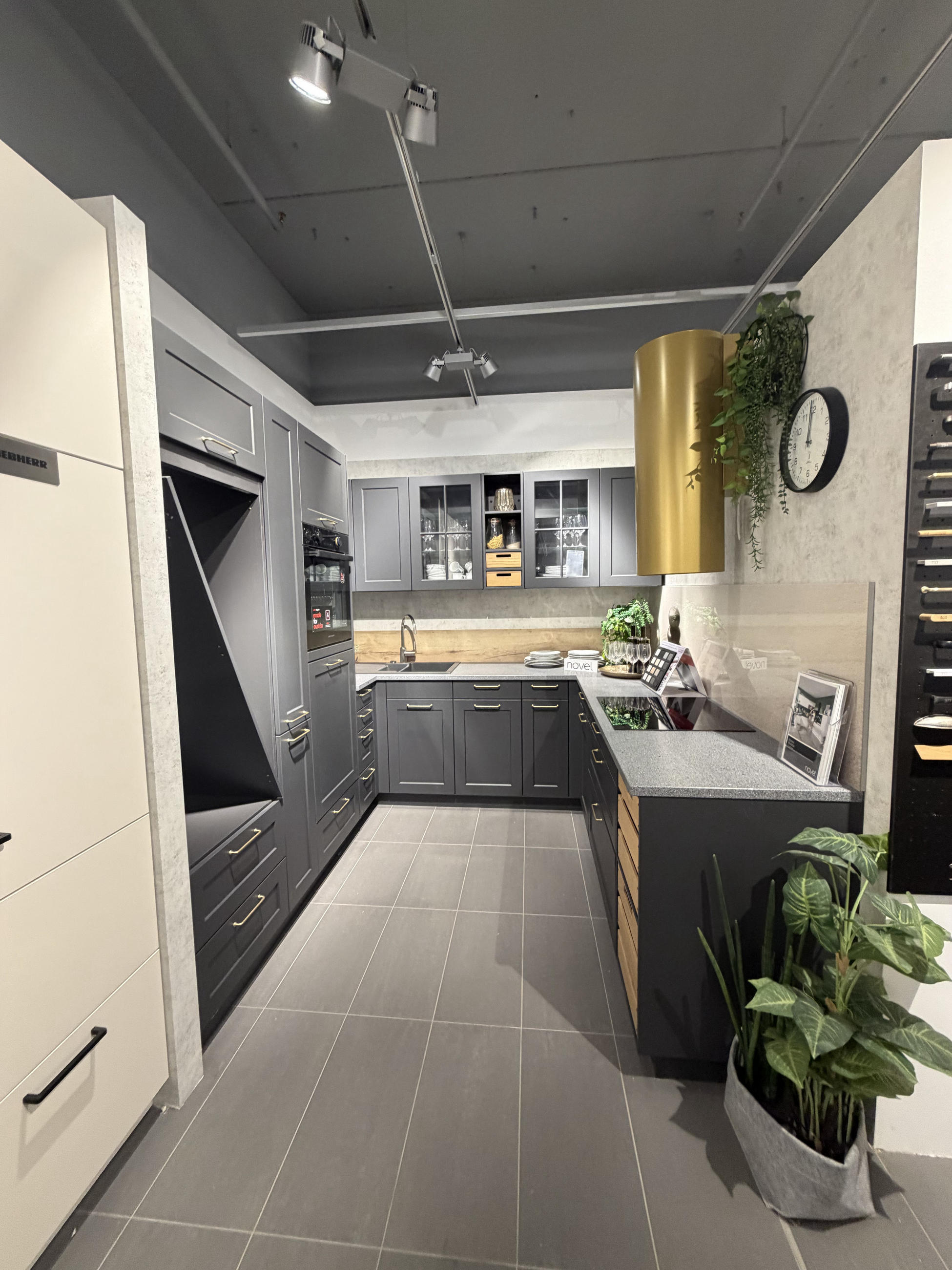 EINBAUKÜCHE VERA - Novel