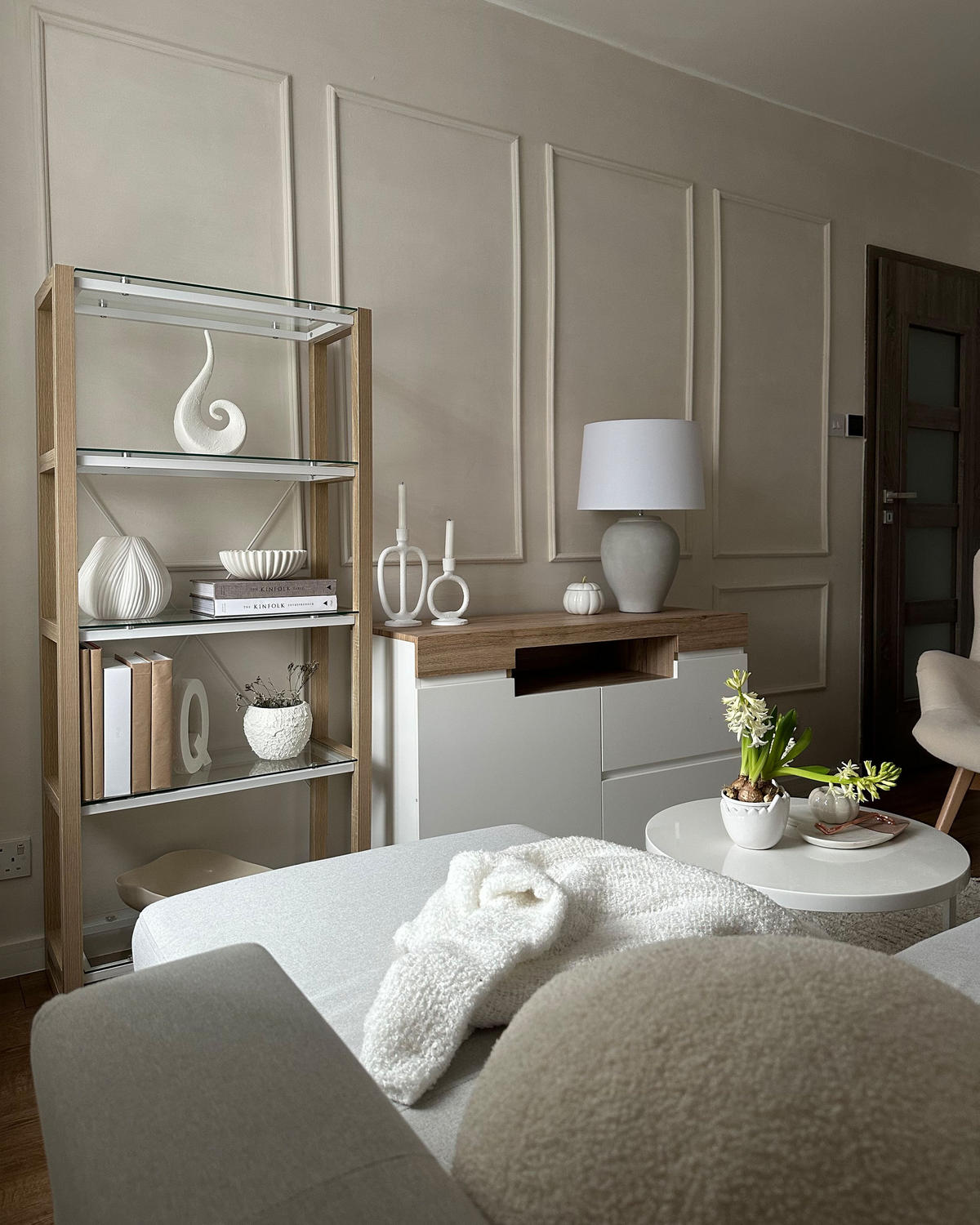SKŘÍŇ Sideboard Bílá Marlin - bílá, kompozitní dřevo (110/75/40cm) - Beliani